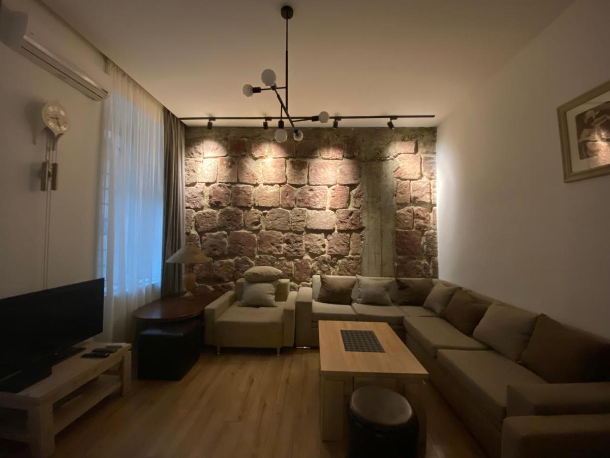 Nice Loft On Uznadze Street Tbilisi Exterior photo